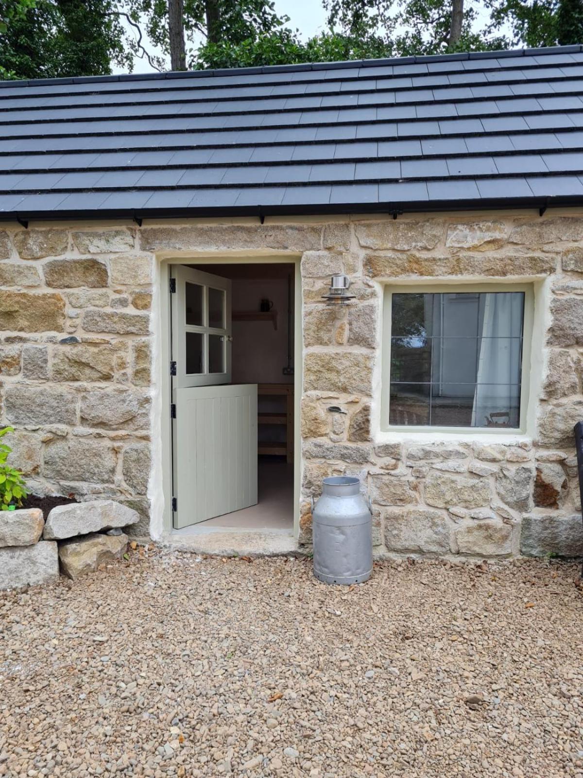 Cosy Couples Retreat At The Coop With Hot Tub Villa Kilkeel Ngoại thất bức ảnh
