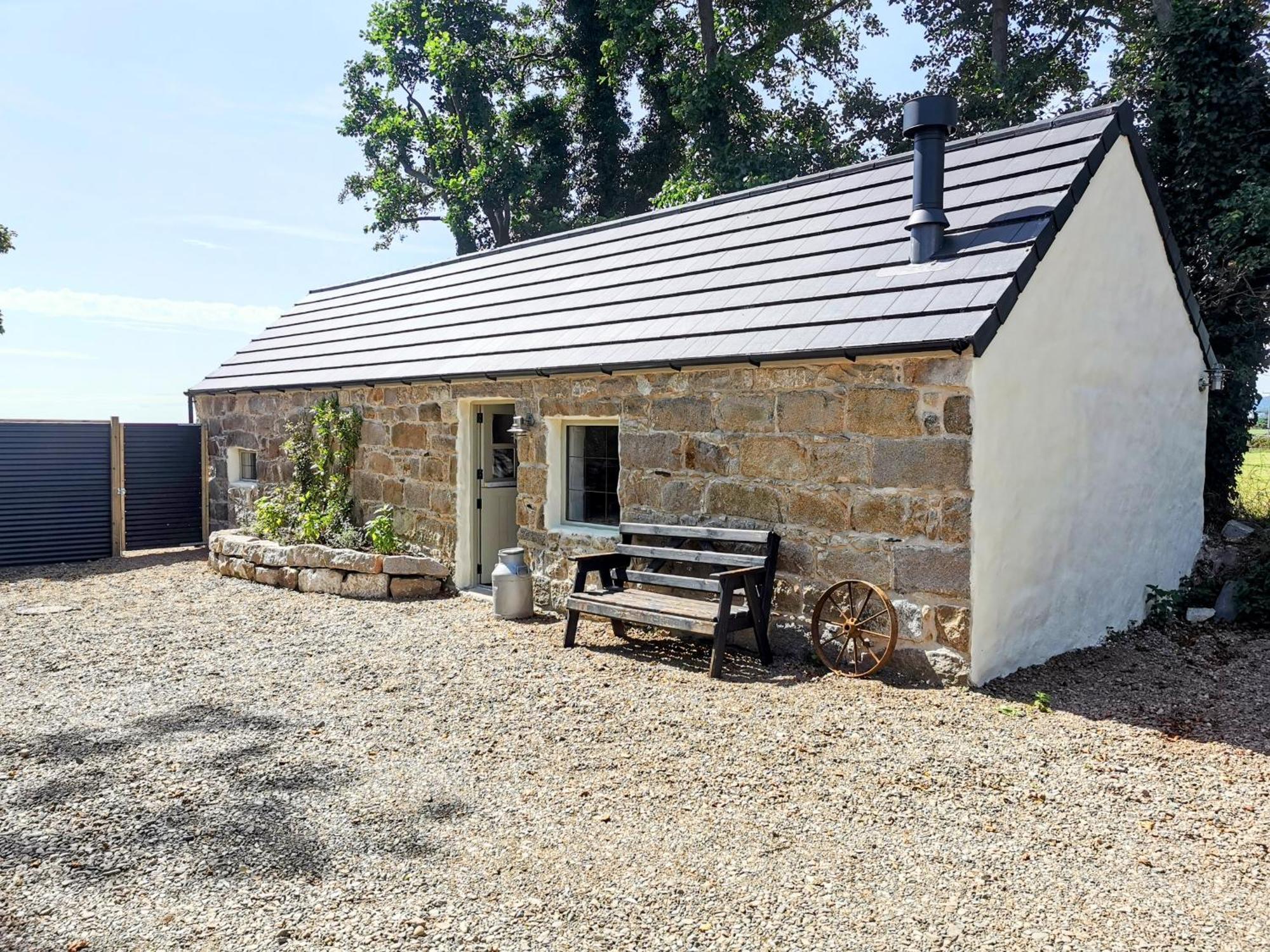 Cosy Couples Retreat At The Coop With Hot Tub Villa Kilkeel Ngoại thất bức ảnh